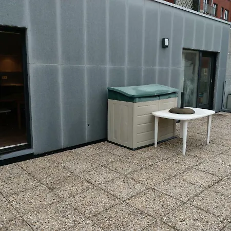 Rooftop With Terras - Location